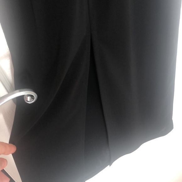 Harlow Black Maxi skirt with middle slit and side zipper - Picture 2 of 6